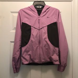 Lightweight Nike Windbreaker (Size: M)